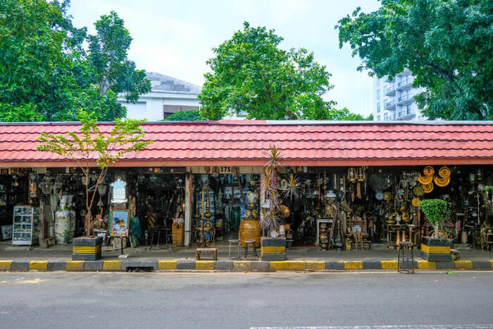 Explore the charming antique goods in Jakarta!