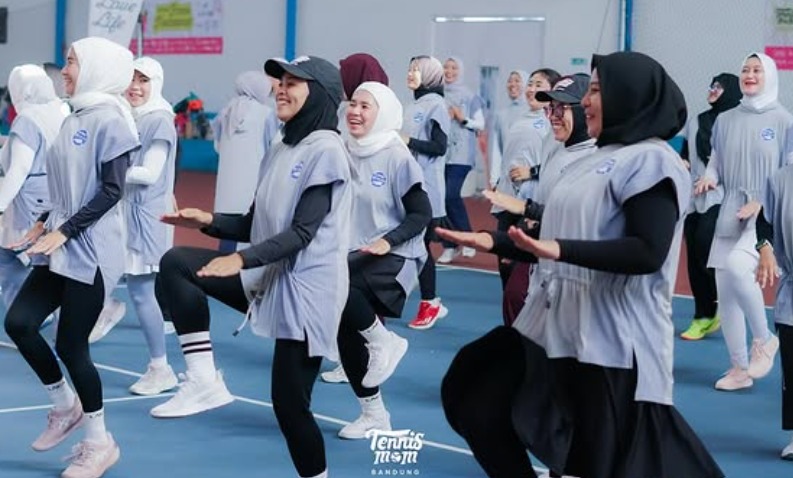 Energy, glowing, and focus on the field with Cool-Vita Collagen & Dha Gummy