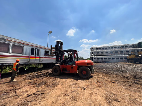 Planned Relocation: KAI Logistics Handles the Move and Arrangement of 40 Refused KRLs to TPSSK Pasirbungur